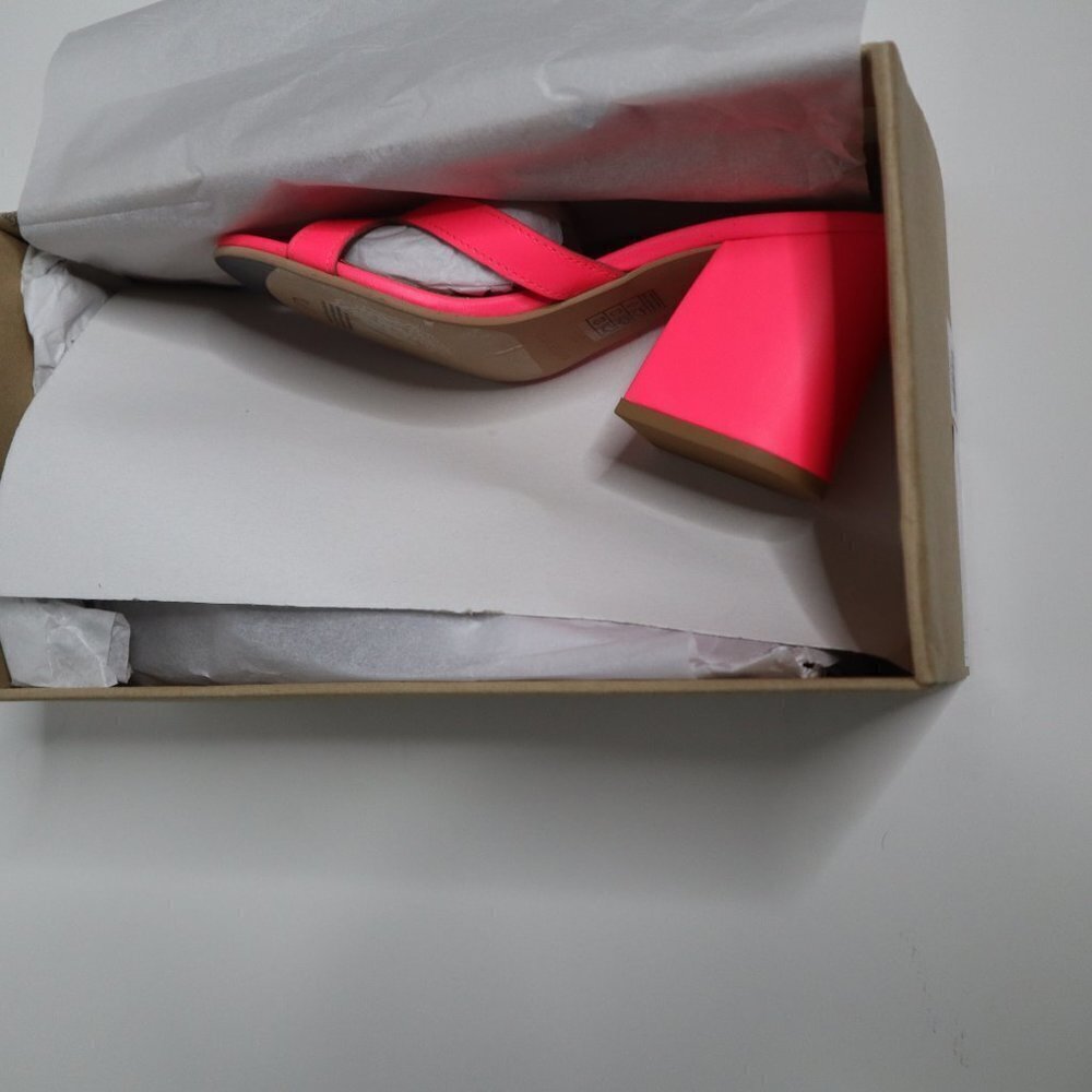 NEW  Free People Charlie Neon Pink V-Heel Sandals - Picture 4 of 9